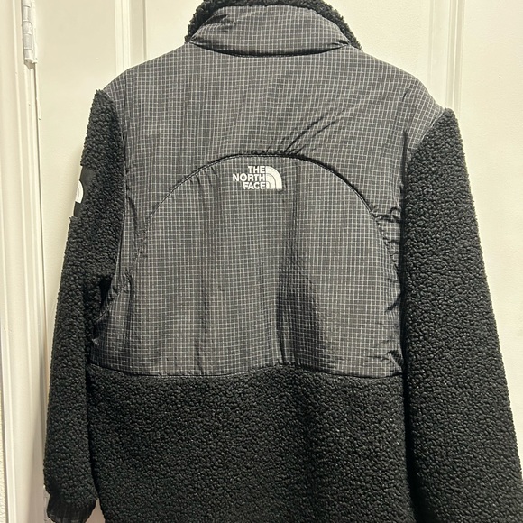 The North Face Tnf X Alfie Kungu Denali Jacket women’s medium. Limited edition - Picture 8 of 10